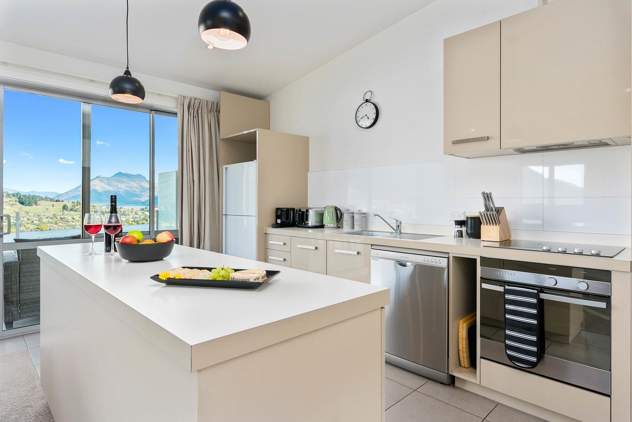 Contemporary Hilltop Abode Κουίνσταουν Εξωτερικό φωτογραφία