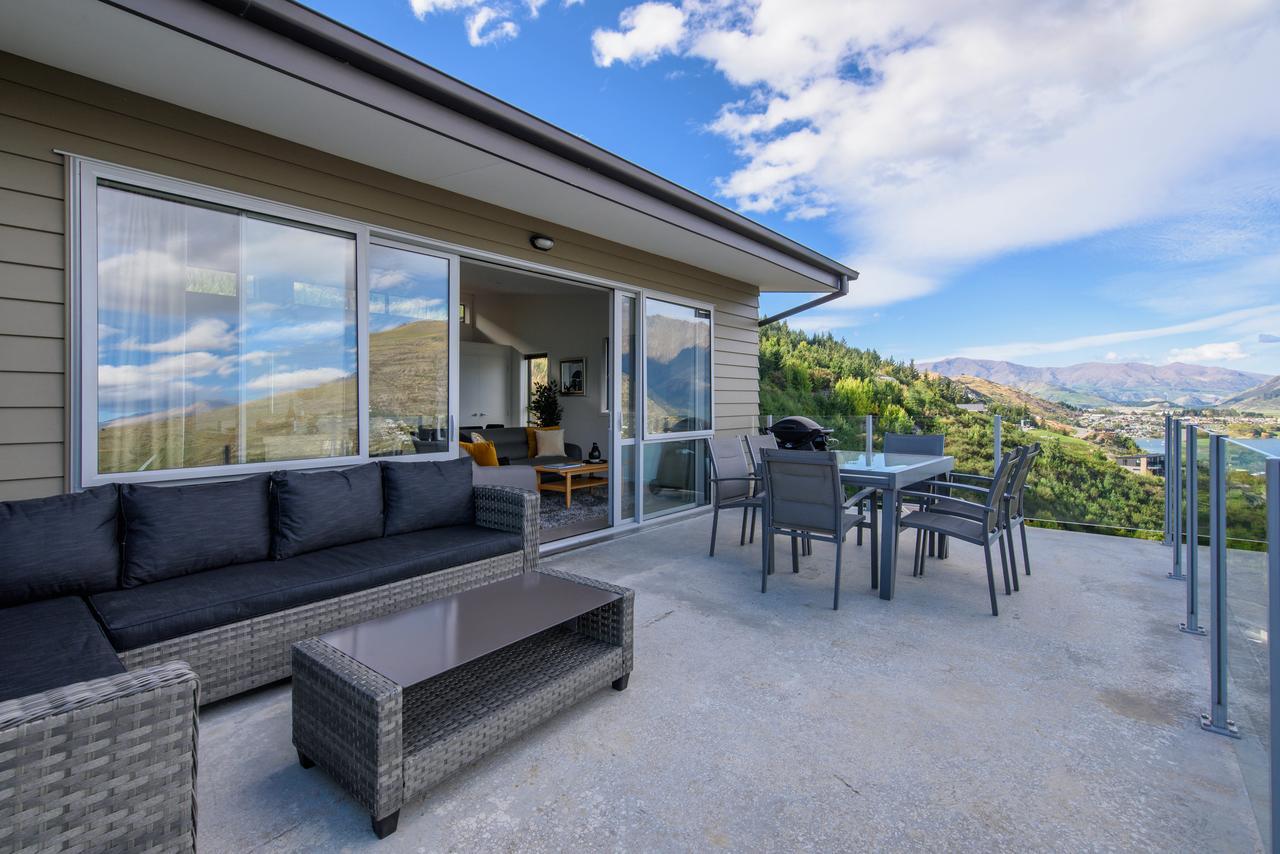 Contemporary Hilltop Abode Κουίνσταουν Εξωτερικό φωτογραφία
